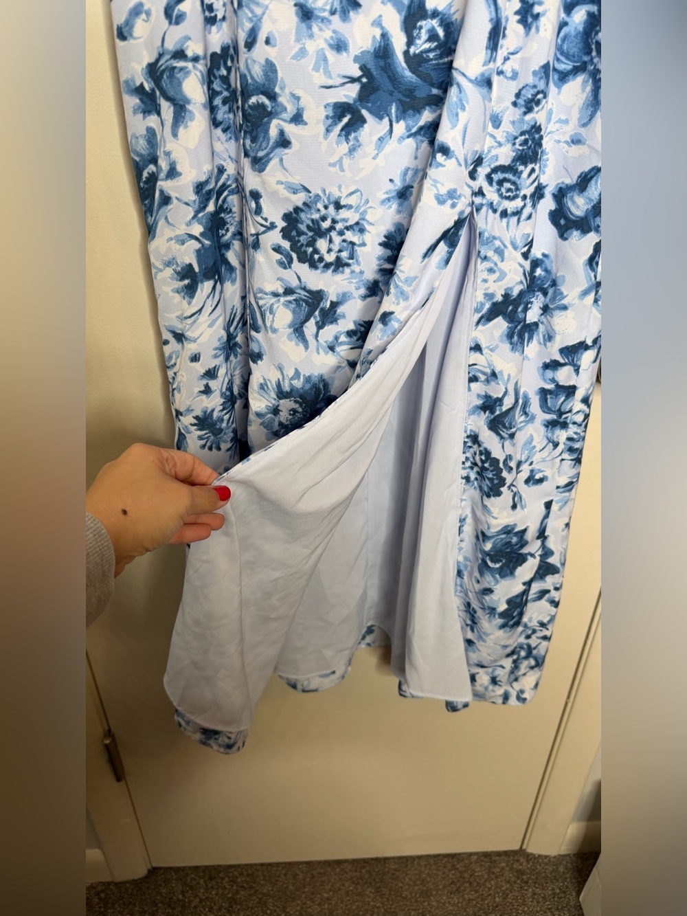 Abercrombie & Fitch White and Blue Floral Maxi Dress - Picture 4 of 9
